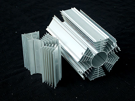 散热器铝型材8